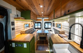 Serenity - Your Cozy Home on Wheels