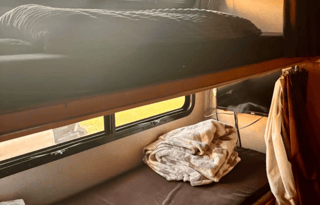 Family Friendly Jayco Greyhawk 31FS w/ bunks