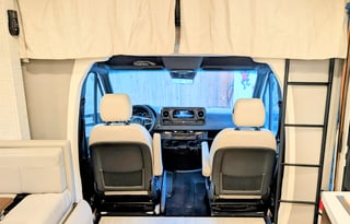 Escape Ordinary! Ride wth Frolicking Flamingos RV!