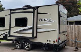 2017 Coachmen RV Freedom Express 22TSX