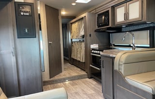 2023 Thor Motor Coach Quantum SE SE31 Ford