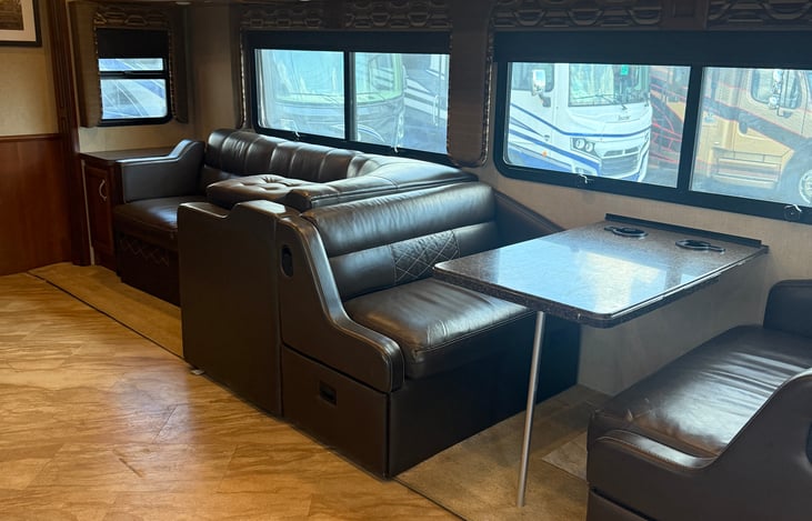 While the caravan sleeps 6, it has seatbelts for 8 and can seat 10 comfortably!