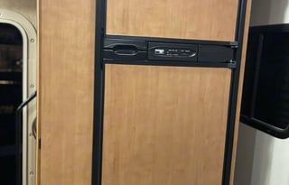 27 Foot Thor Motor Coach