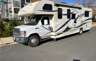 2015 Thor Freedom Elite 28’ Motorhome, Low Mileage