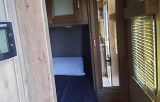 Family friendly with HUGE Bunkroom!!