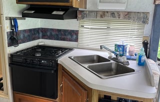 Tom & Sparkle Dog’s RV Rental!