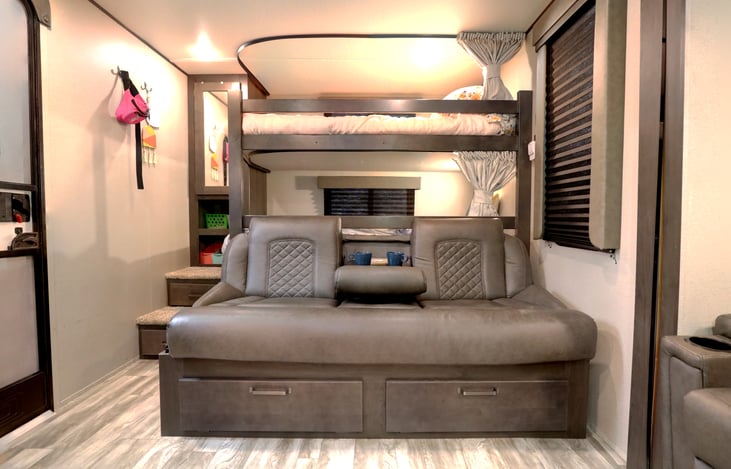 Experience "Gracie" with our 2022 Grand Design Transcend Xplor 265BH located near Table Rock Lake near Branson Missouri and Lake Of The Ozarks. Thank you from us at Stone Mountain RV & Camper Rentals!