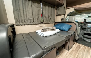 2019- 23ft-Fully stocked- easy to drive- sleeps 7
