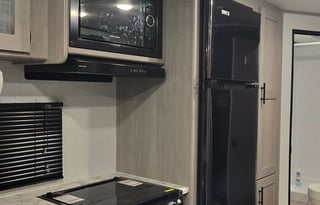 2024 Coleman Lantern 263BH