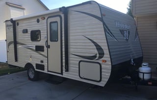 Fully Stocked Keystone Camper | Easy Tow, Sleeps 5