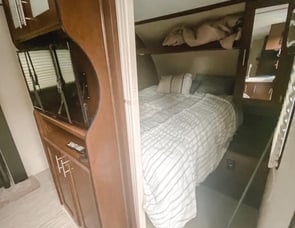 Prime Time RV Tracer Breeze 31BHD