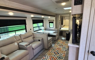 2022 EAST TO WEST Della Terra 261RB