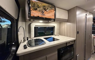 The Roaming Ritz - 2023 Jayco Swift w/ Pop-Top