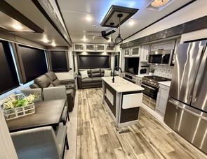 Keystone RV Montana High Country 385BR