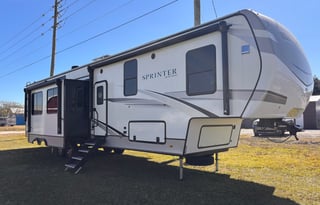 "Daytona" 5th wheel  Bunks & 2 Baths (OKFL1968)
