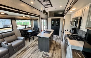 2023 Cross Roads RV Hampton HP370FDL