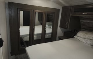 Cougar 5th Wheel Camper