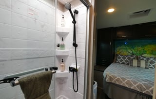 2021 Coach Odyssey 29K - FREE Mobile Wifi