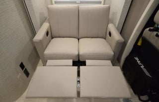 Sadie | Mercedes Sprinter RV Sleeps 4