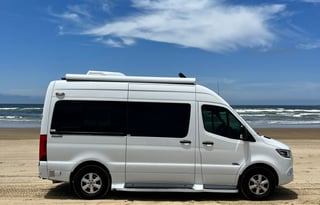 "Baby Beluga" 20ft MB Sprinter Glampervan