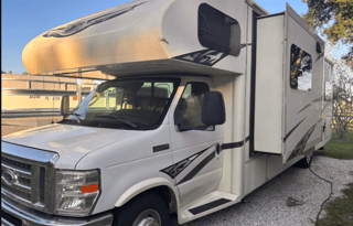 Family Friendly Jayco Greyhawk 31FS  w/ bunks