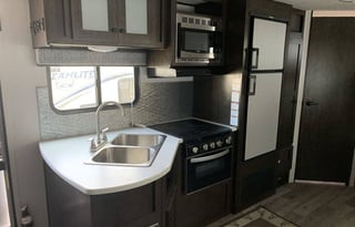 CAMPER YOU PICK UP OR WE DELIVER TO YOUR LOCATION