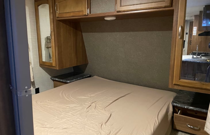 Queen size bed, Hanging storage, Overhead storage