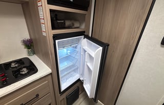 2025 Keystone RV Coleman Lantern LT Series 17B