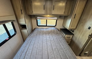 Freelander Luxury Bunk Class C
