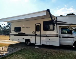 Coachmen RV Freelander 27QB Ford 350