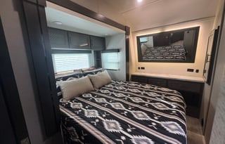 2022 Grand Design Momentum G-Class 31G