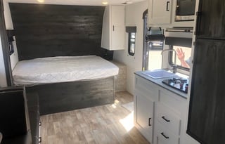 Couples Hideway! 2022 Keystone RV Hideout