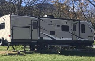 Family Friendly With 2 Bedrooms-Delivery Available