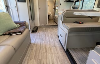 2024 Thor Motor Coach - Coleman 32CM