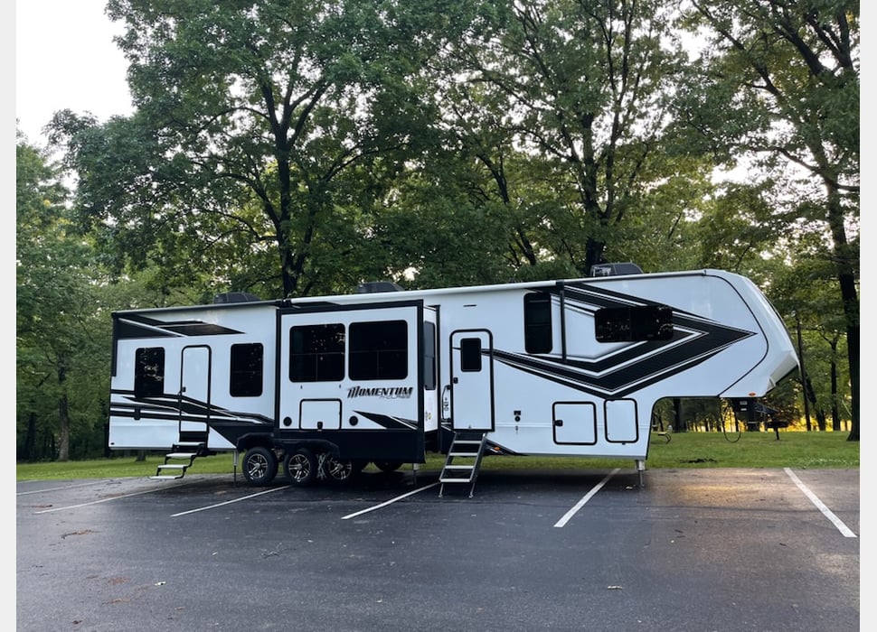 Fifth Wheel rentals in Saint Charles
