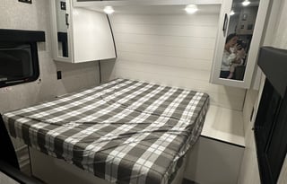 Family Jayco RV sleeps 10