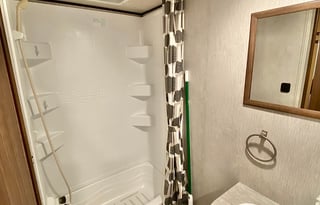 2018 Prowler Lynx. Sleeps 8. Delivery Available