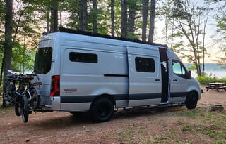 ROVENN - Mercedes Winnebago Adventure Wagon++ 70SE