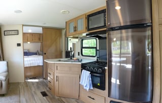 All-Inclusive Experience - 34' 2022 Avenger 27DBS