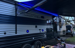 2022 Fully Loaded Cherokee Grey Wolf 26DBH-L