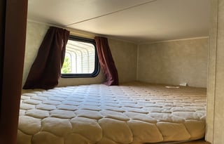 Bunkhouse - Cozy Camper! Sleeps 5-7