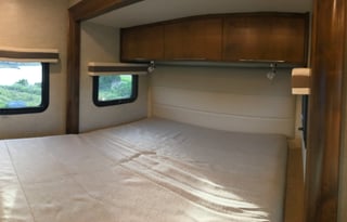 GLAMPING AT ITS FINEST /Mercedes Chassis/ Tiffen