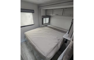 2025 Thor Chateau 22Z - Spacious Class C RV-GLG02