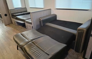 Family Friendly 2021 Heartland Mallard- Sleeps 8