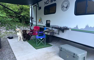 The Labrador Lodge – Pet-Friendly, Off-Grid Camper