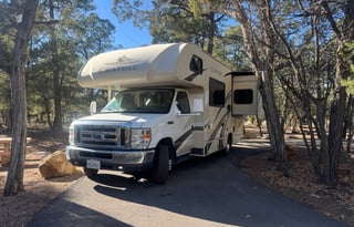 2019 Thor Chateau 22B • Low Miles • Dual Cameras