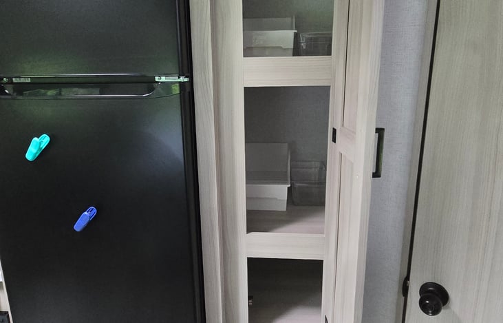 Good amount of storage in the pantry