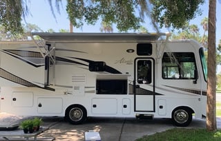 T2019 CONVENIENT & EASY TO DRIVE RV!!!!!!