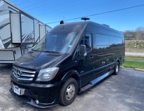 Mercedes Midwest Automotive Designs Weekender MD4