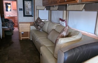 2013 Winnebago Vista 35F aka the Hilton on Wheels